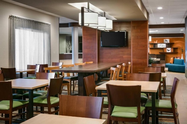 Fairfield Inn by Marriott Manhattan image 16